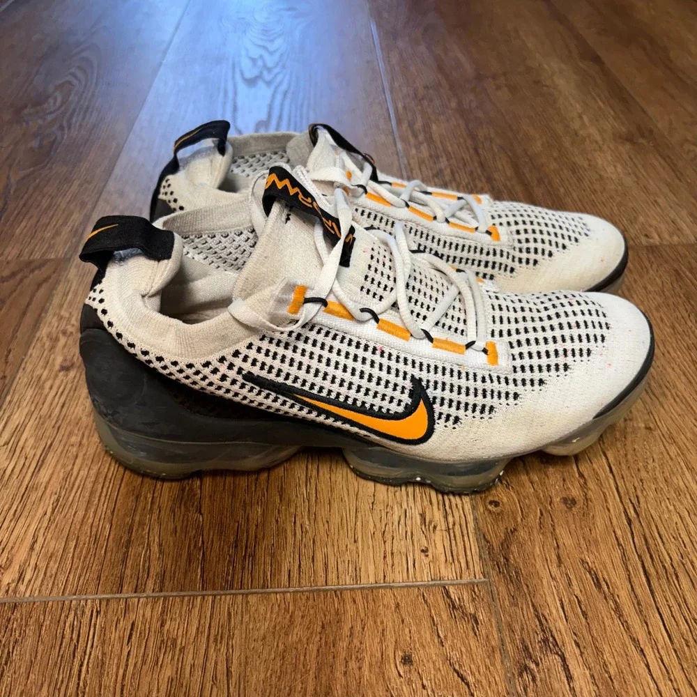 Nike Air‎ VaporMax 2021 Flyknit White Orange DB1550-104 Youth 6.5Y Womens 8